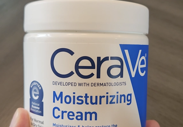 CeraVe Moisturizing Cream, Body and Face Moisturizer for Dry Skin, Body Cream with Hyaluronic Acid and Ceramides, Daily Moisturizer, Oil-Free, Fragrance Free, Non-Comedogenic, 19 Ounce - Image 2